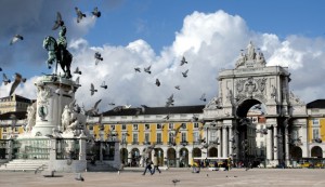 Portugal daje otkaz 30 000 birokrata, a u Hrvatskoj birokrati otpuštaju radnike
