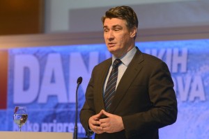 Milanović drži predike medijima