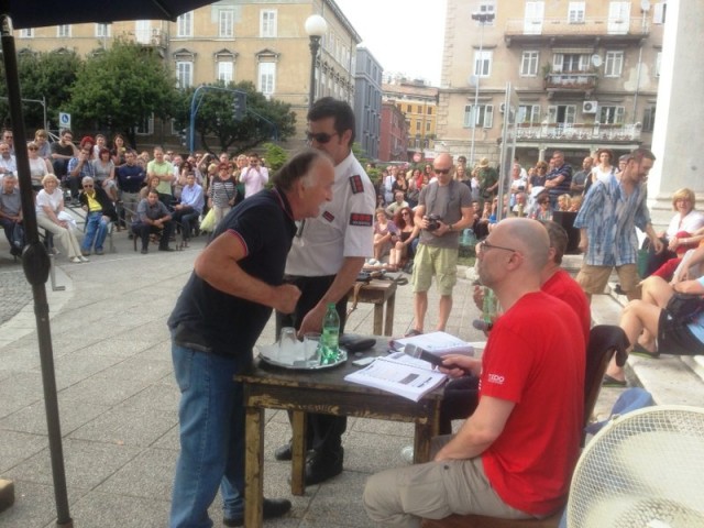 Obersnelova politika netolerancije izazvala incident šamaranja