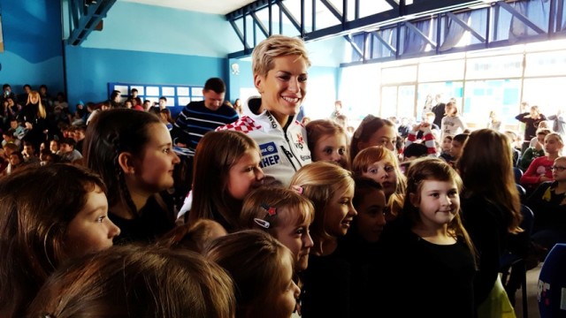 Nika Fleiss učenicima uručila ulaznice za utrke Vip Snow Queen Trophy