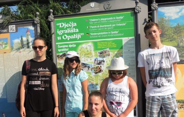 Postavljena info ploča o dječjim igralištima u Opatiji
