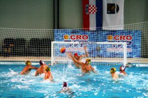 KUP HRVATSKE U RUKAMA JUGAŠA