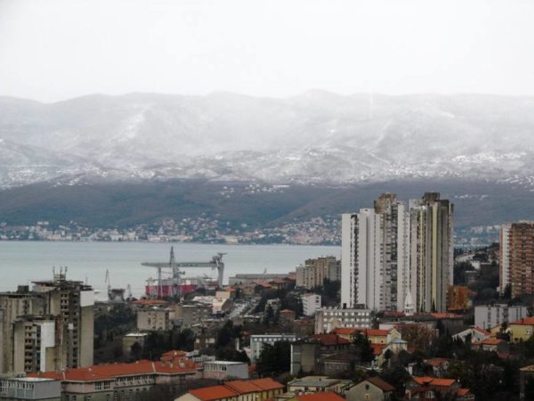 Snijeg zabijelio Učku