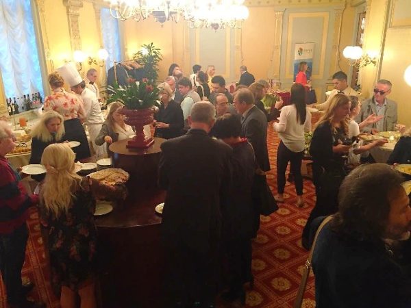 Sve više bečkih restorana gostima ograničava vrijeme boravka