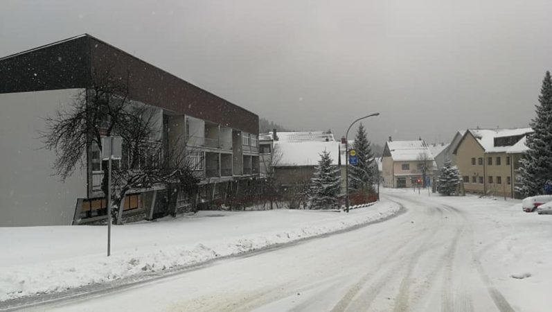 Mjestimičan snijeg padat će još i danas, u četvrtak prestanak