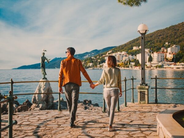 Opatija će veljaču provesti u znaku ljubavi: Romantično uređen grad čeka zaljubljene
