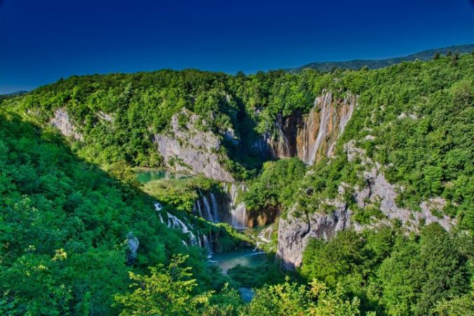 Nacionalni park Plitvička jezera prepun je turista sa svih strana svijeta
