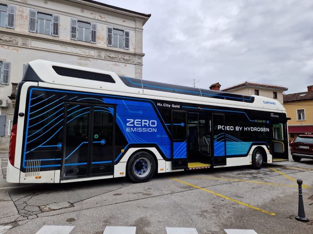 Predstavljanje prvog autobusa na vodik