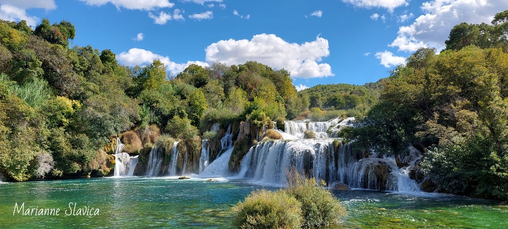 Rijeke turista na slapovima Krke, nautičari preplavili Kornate