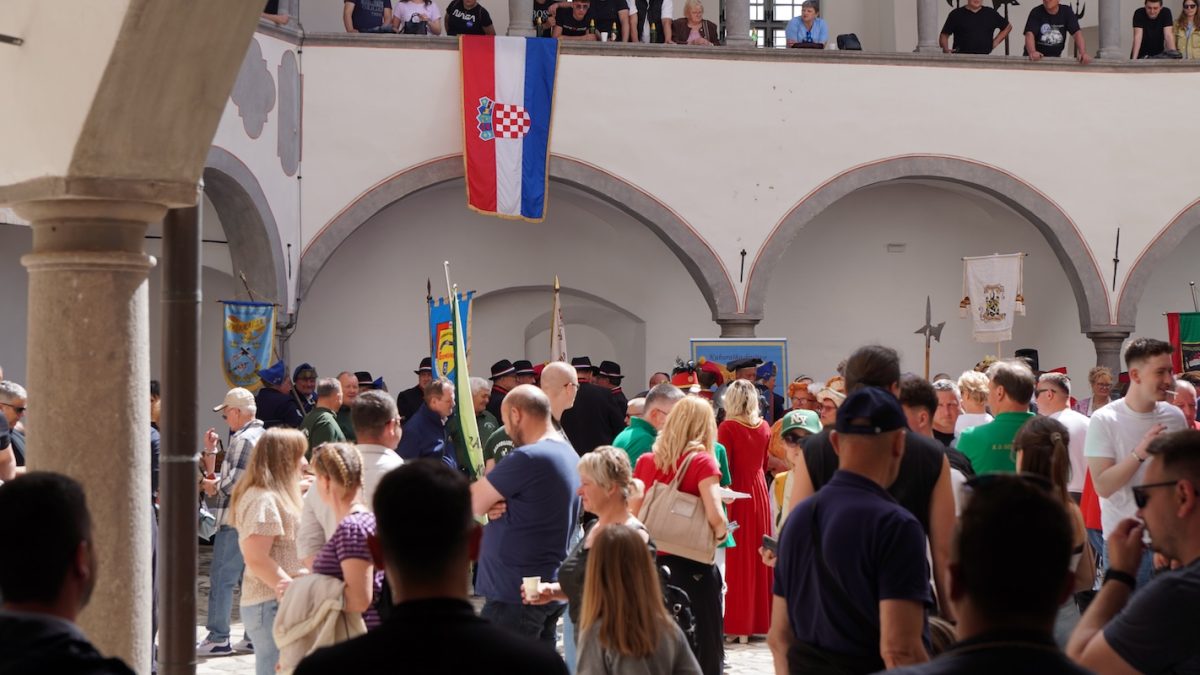 Policija istražuje slučaj smrti zbog pucnja iz topa