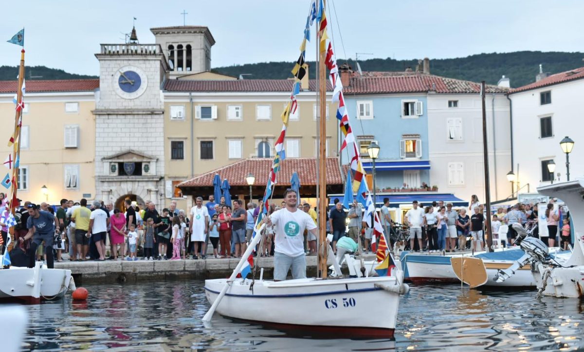 Zaplovio Creski kaić uz novi interpretacijski centar i bogat program