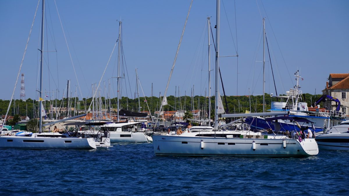 Kritički osvrt: Hrvatski turizam 2025. – Lijepa slika za kamere, loša slika na terenu