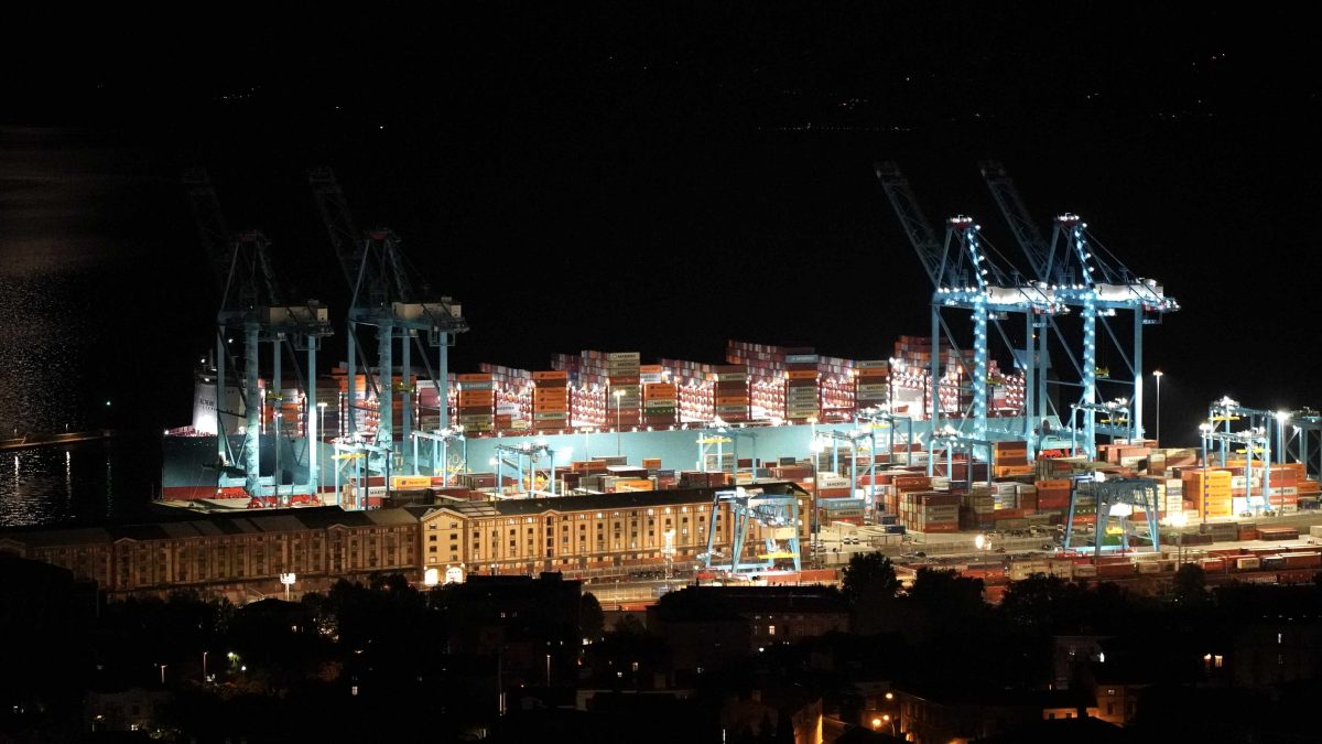 U terminal Rijeka Gateway uplovio masivan kontejnerski brod