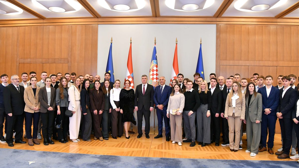 Predsjednik Milanović primio studente osvajače medalja u protekloj akademskoj godini
