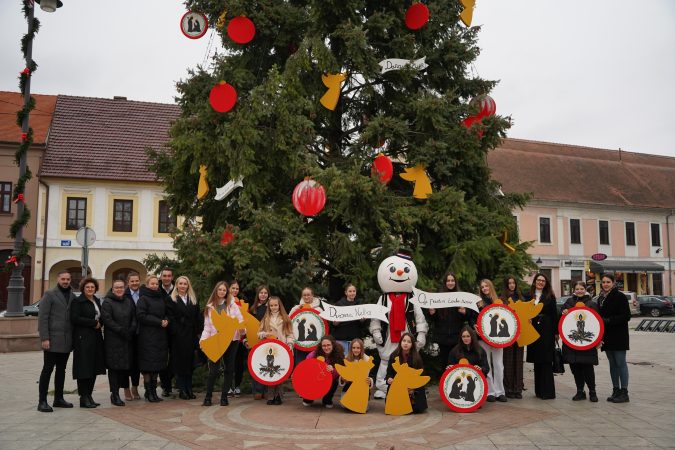Advent u Vinkovcima: Ledena bajka stiže u grad
