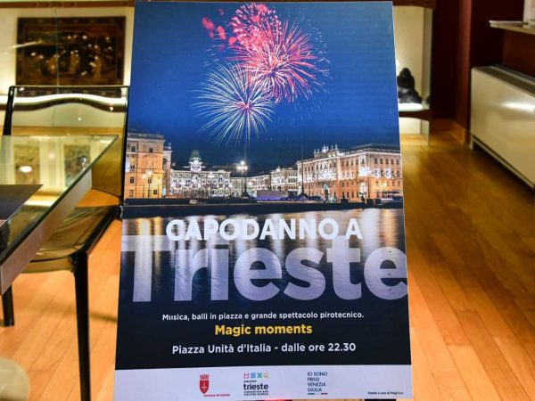 Doček Nove godine u Trstu: više od 100 policajaca osigurava proslavu na Piazza Unità