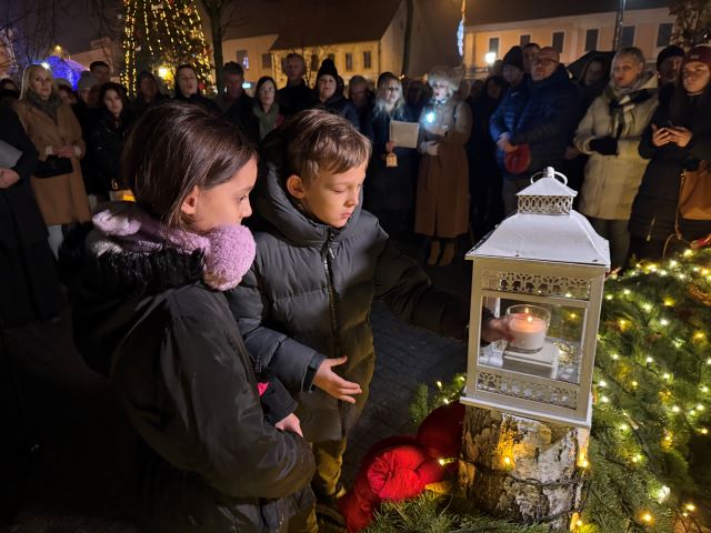 U Vinkovcima upaljena posljednja adventska svijeća