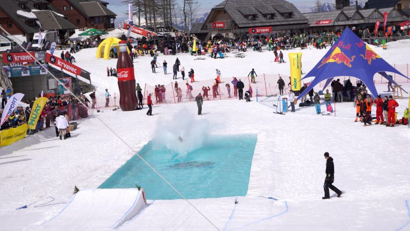 Spektakl na Krvavcu: Plaža Splash Challenge oduševio stotinjak natjecatelja i publiku – prava završnica skijaške sezone!