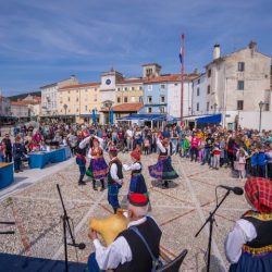 Festival kvarnerske janjetine i sira na Cresu