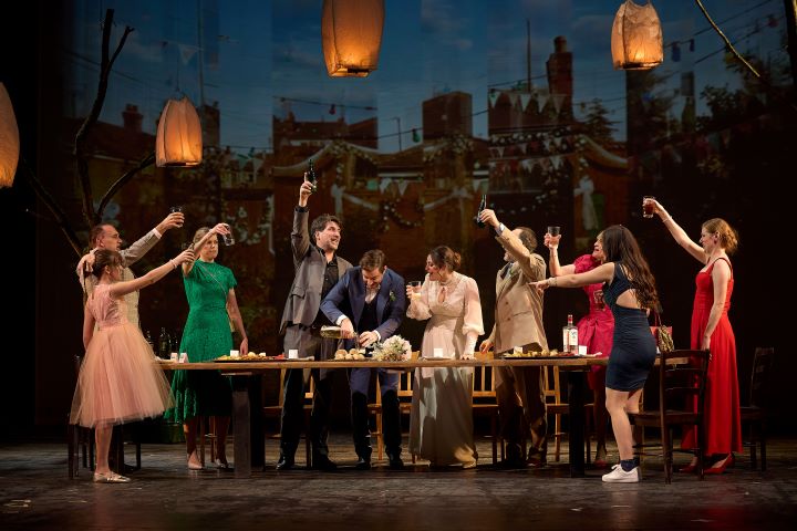 U subotu gostuje osječka hit-predstava “Dok zvijezde ne padnu”