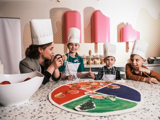 Kako (bez stresa) putovati s bebama i malom djecom