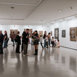 Vodstvo izložbom Lica kaosa Klasa Grdića