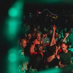 Dea Dvornik predvodi party sezone na Martinskoj