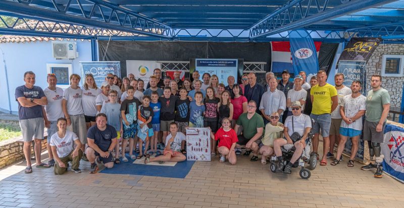 Djeca, hrvatski i slovenski ronioci te ukrajinski veterani zajedno za čišće podmorje i snažniju zajednicu