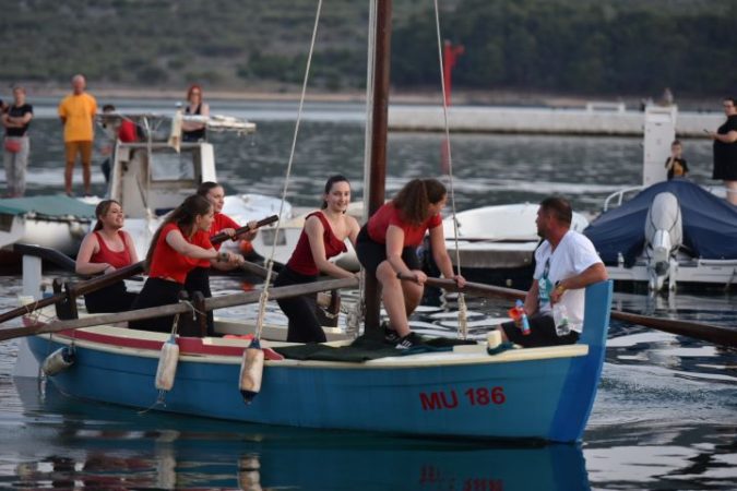 Finale Creskog kaića uz regatu, brudetijadu i puno odlične zabave