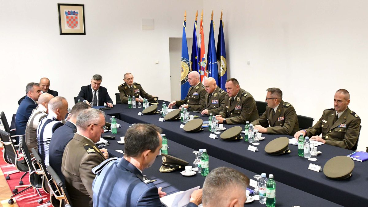 Predsjednik Milanović sastao se s načelnikom i svim zapovjednicima OSRH, 30. rujna 2026.